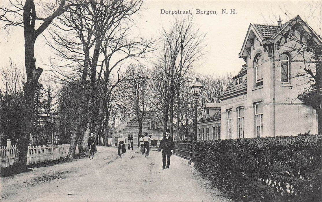 Dorpstraat Bergen N H.