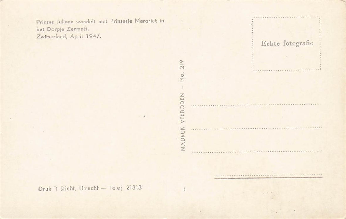 Prinses Juliana Wandelt Met Prinsesje Margriet In Het Dorpje Zermatt Zwitserland April 1947