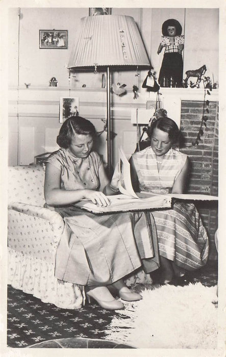 H.K.H Prinses Beatrix H.K.H Prinses Irene Paleis Soestdijk Aug 1955