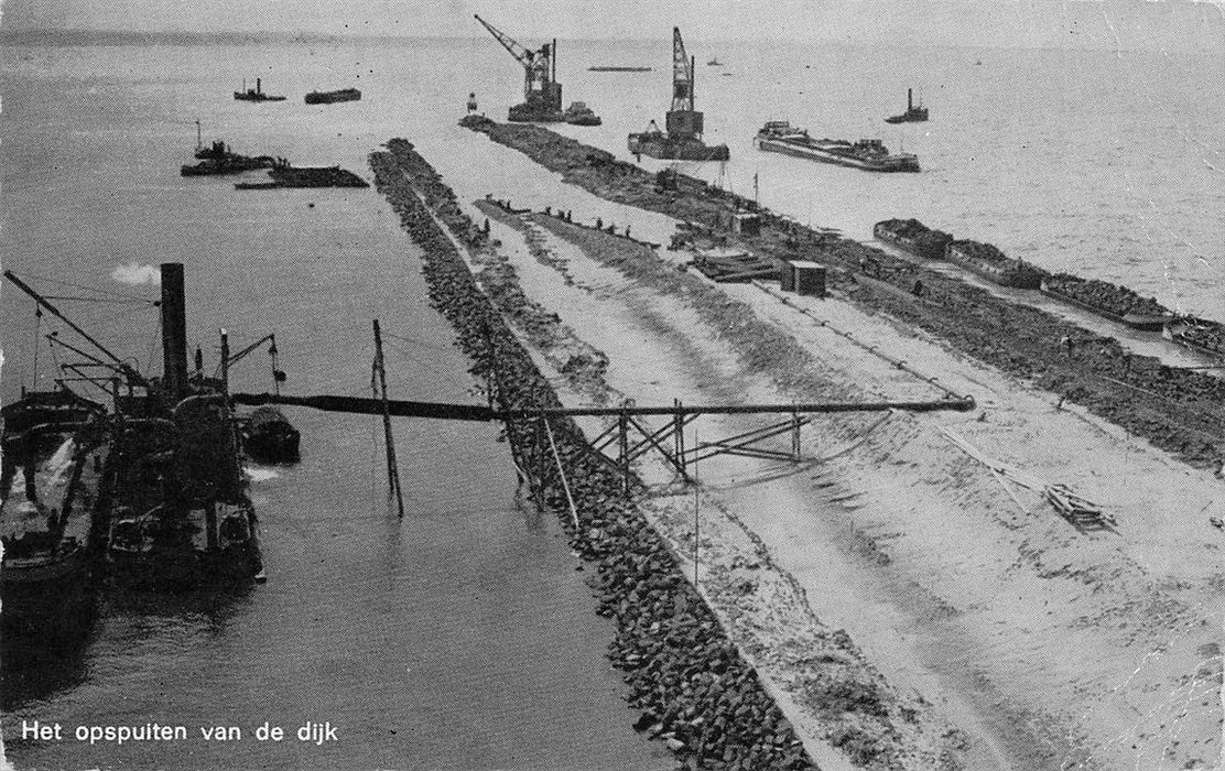 Harderwijk Het Opspuiten Van De Dijk