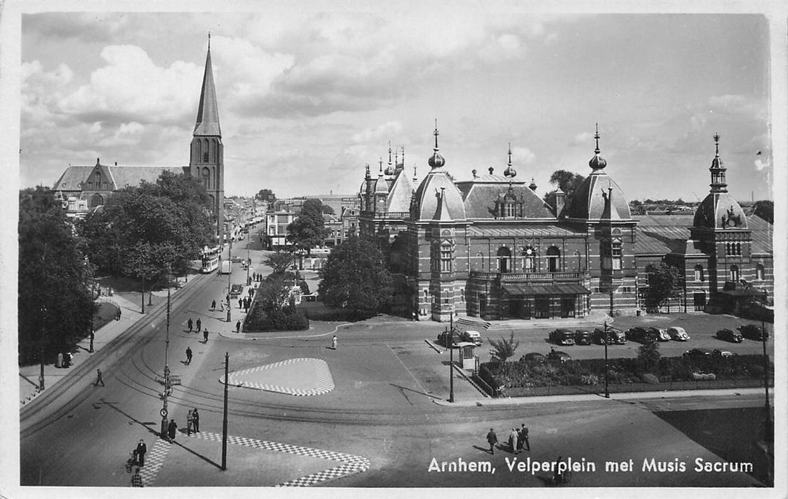 Arnhem Velperplein Met Musis Sacrum