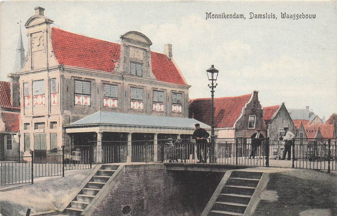 Monnikendam Damsluis Waaggebouw