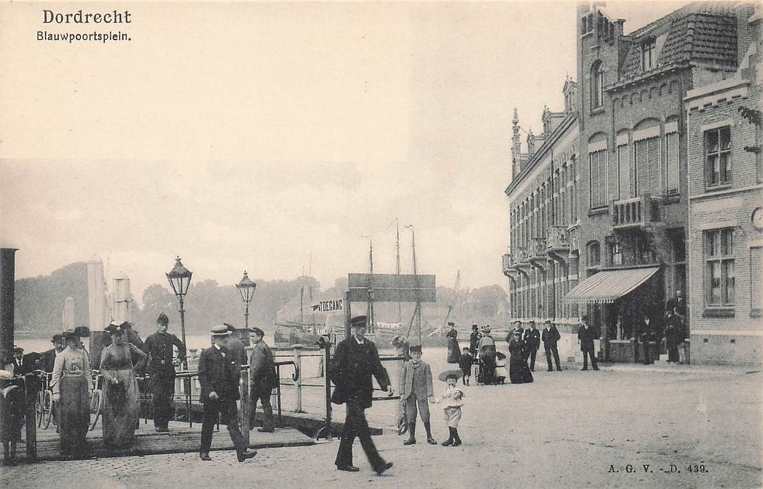 Dordrecht Blauwpoortsplein.