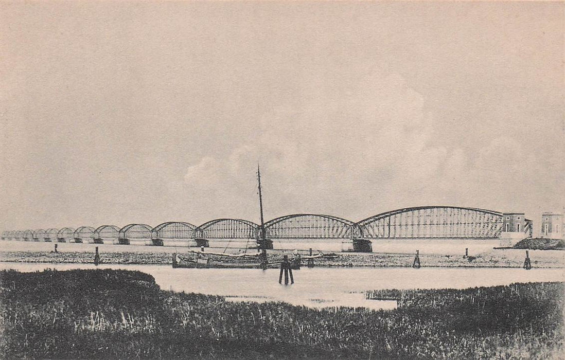 Willemsdorp Brug Over Het Hollandsch Diep