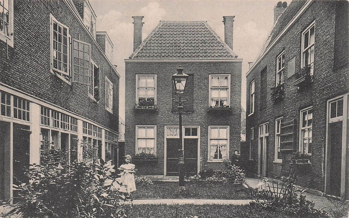 Dordrecht Hofje In De Vriesestraat
