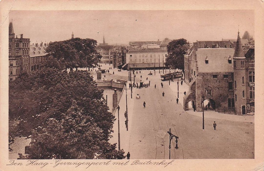 Den Haag-Gevangenpoort Met Buitenhof.
