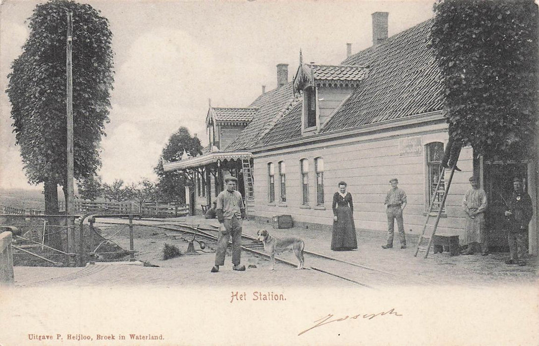 Het Station Broek In Waterland.