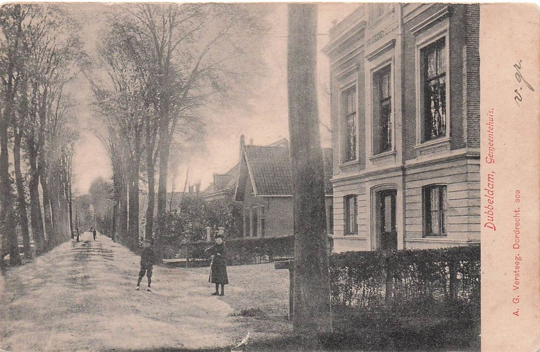 Dubbeldam Gemeentehuis.