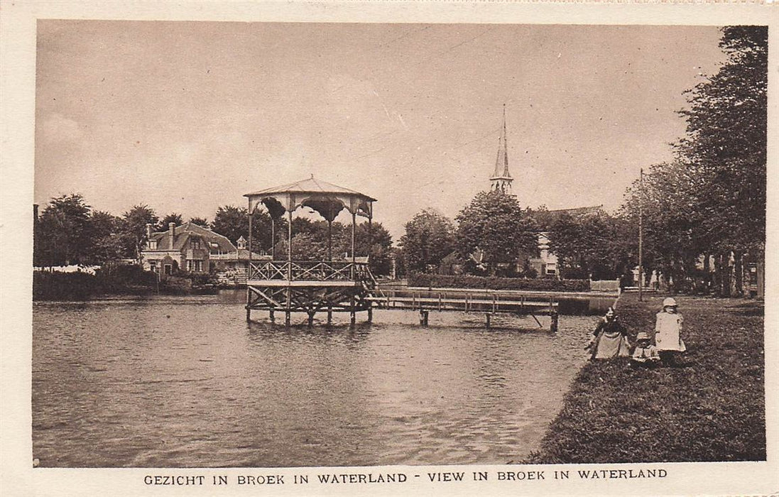 Gezicht In Broek In Waterland