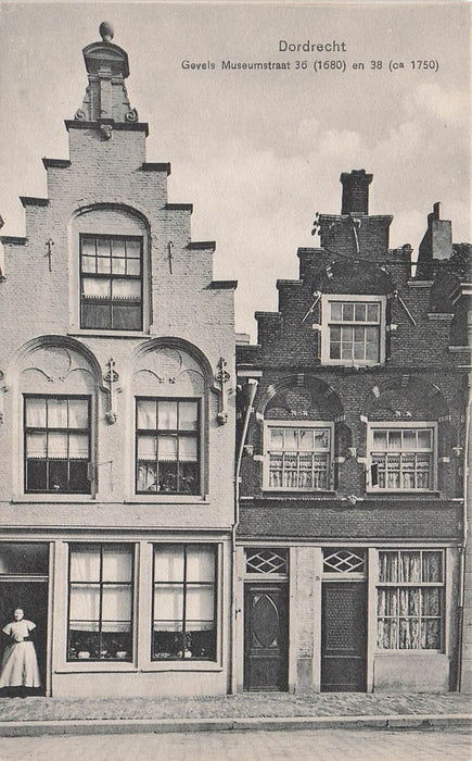Dordrecht Gevels Museumstraat 36 (1680) En 38 (Ca 1750)