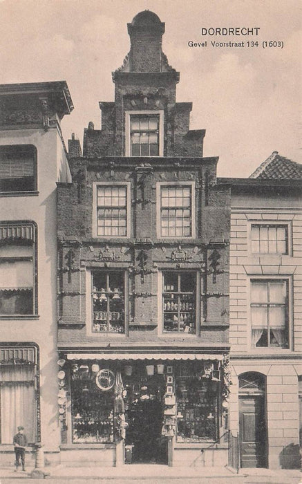 Dordrecht Gevel Voorstraat 134 (1603)