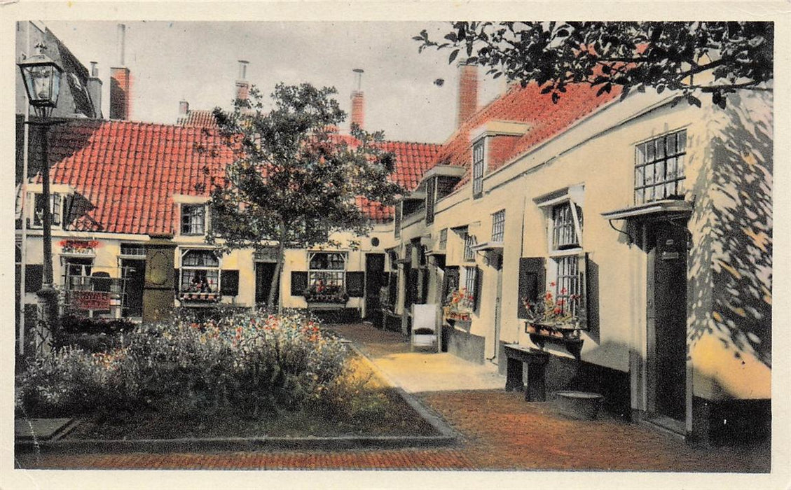 Haarlem Hofje Van Loo Barrevoetstraat