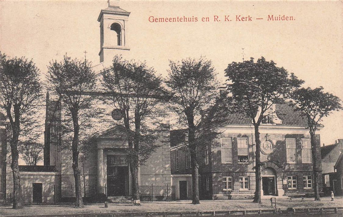Gemeentehuis En R K Kerk Muiden