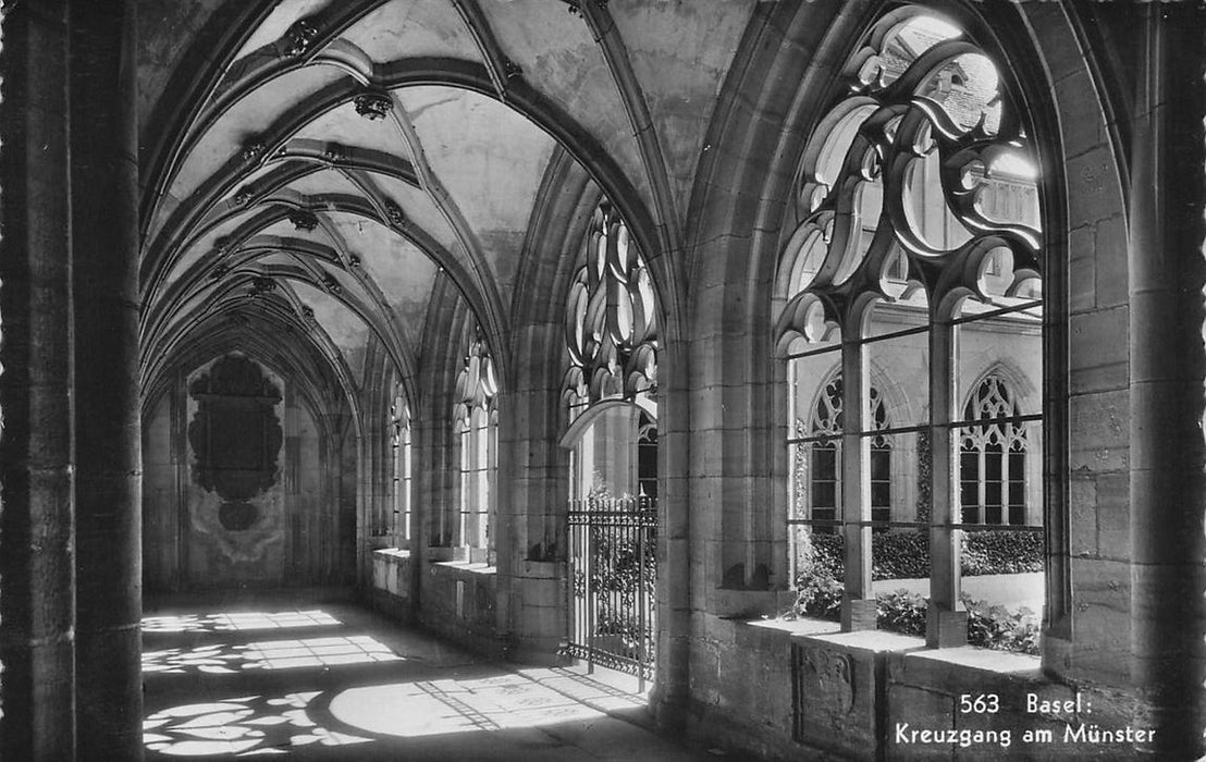 Basel: Kreuzgang Am Munster
