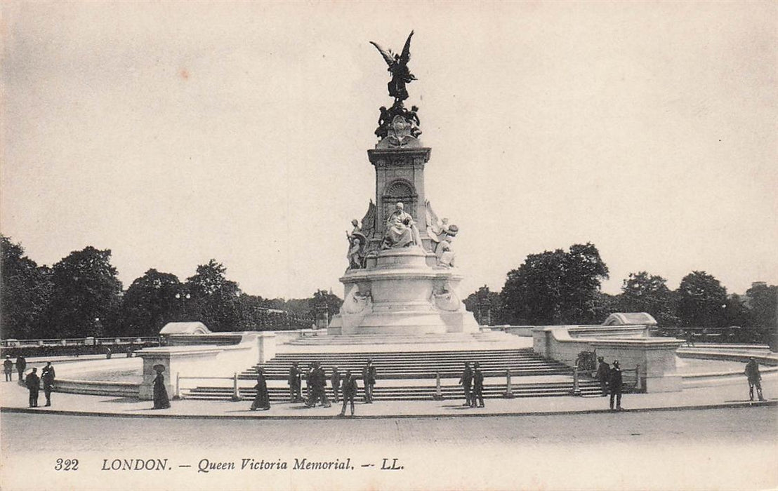 London Queen Victoria Memorial