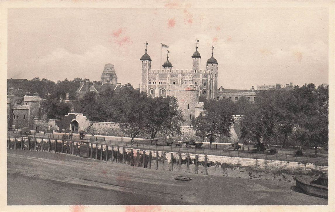 Tower Of London General View From The Thames