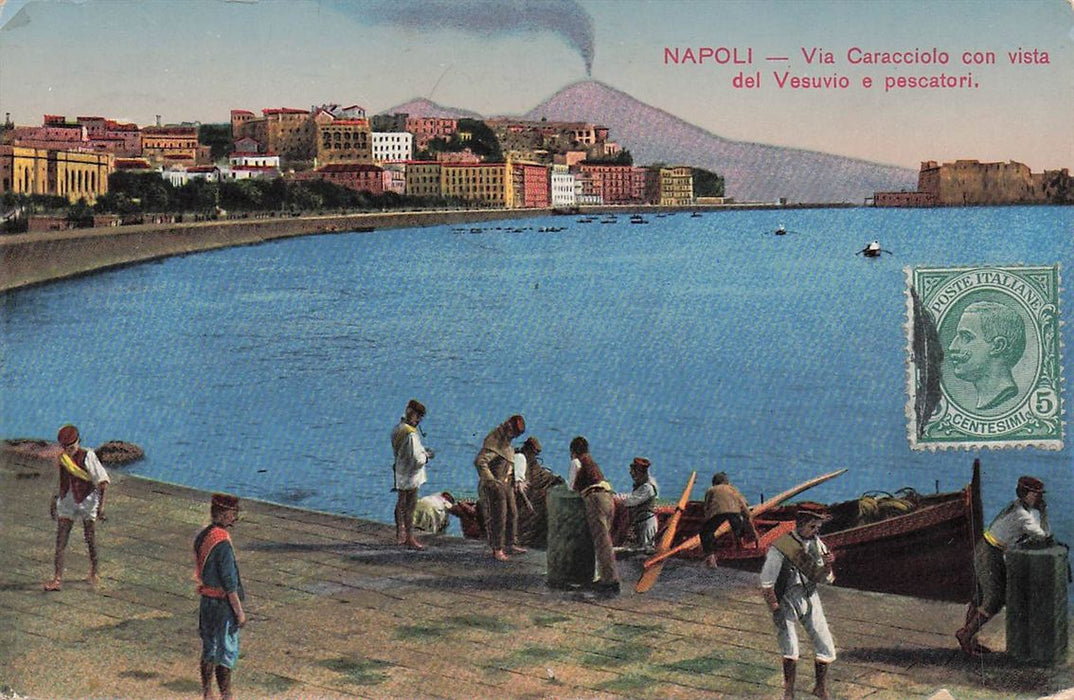 Napoli Via Caracciolo Con Vista Del Vesuvio E Pescatori