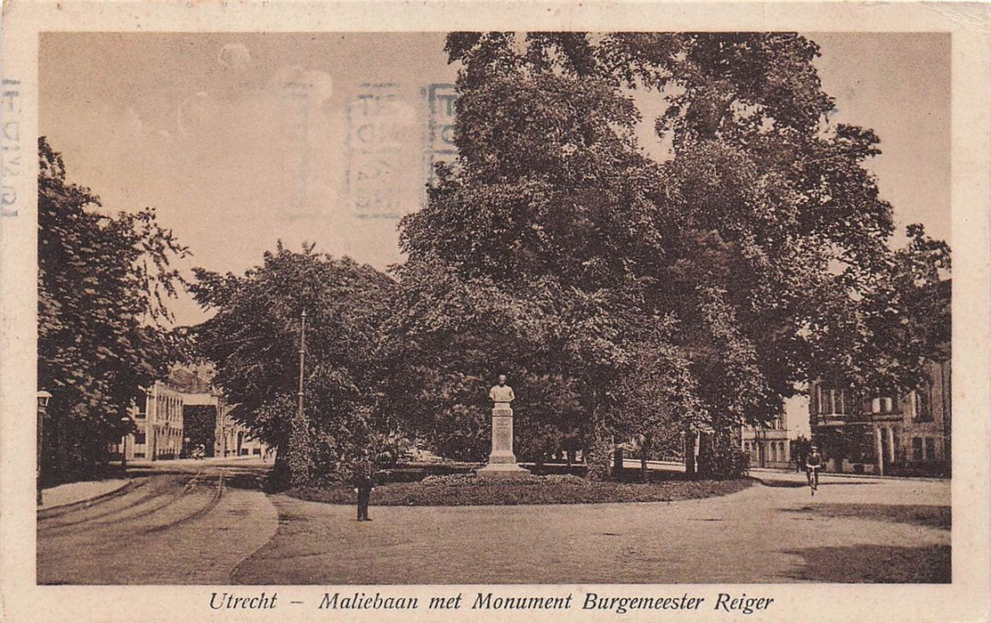 Utrecht Maliebaan Met Monument Burgemeester Reiger