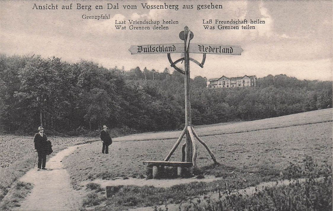 Ansicht Auf Berg En Dal Vom Vossenberg Aus Gesehen Grenzpfahl Laat Vriendschap Heelen Wat Grenzen Deelen