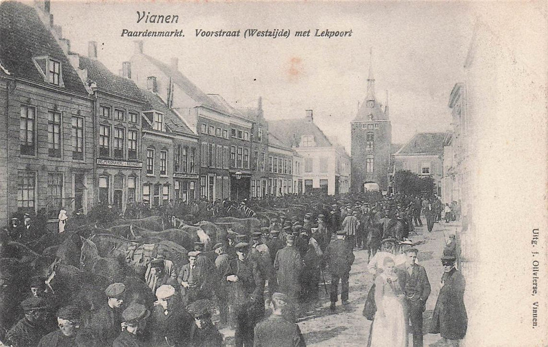 Vianen Paardenmarkt Voorstraat (Westzijde) Met Lekpoort