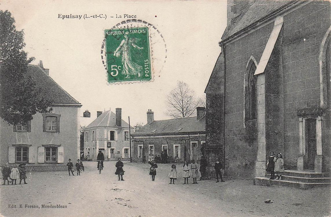 Epuisay (L.-Et-C.) La Place