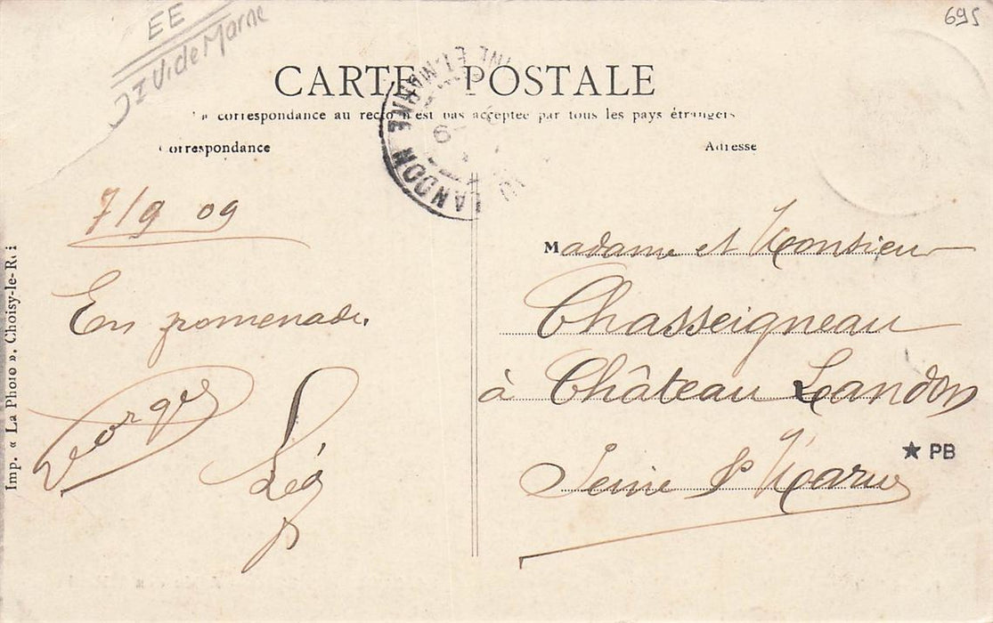 La Queue-En-Brie Allee Des Tilleul