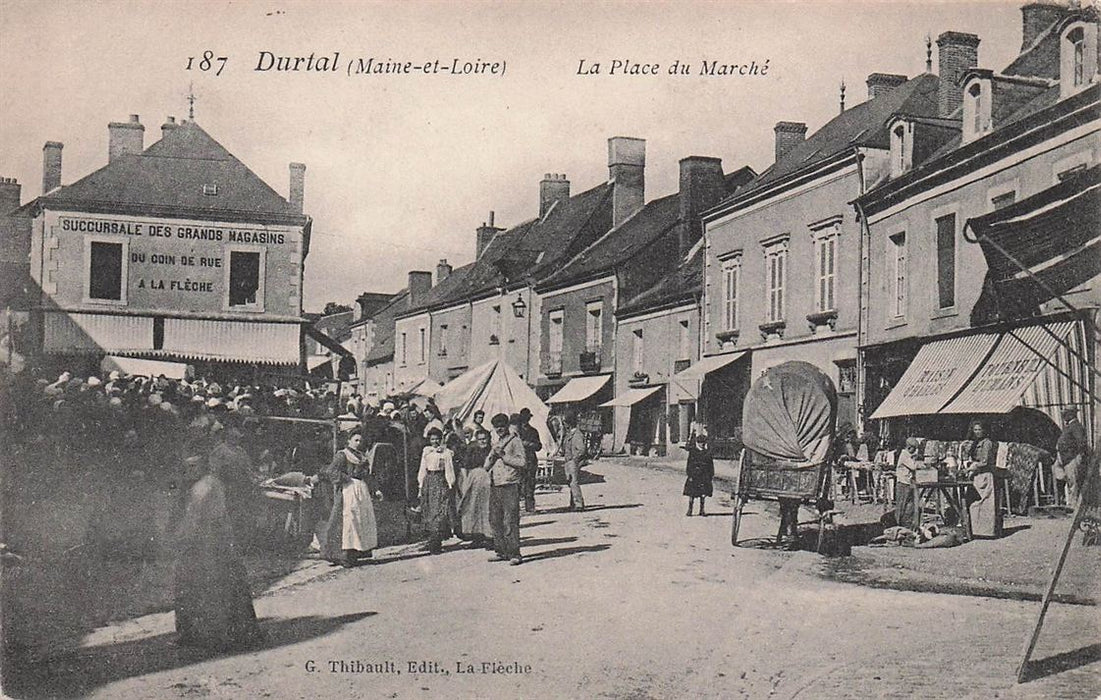 Durtal La Place Du Marche
