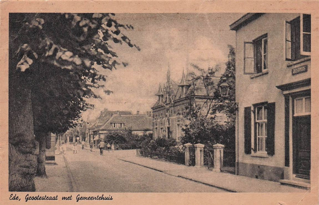 Ede Grootestraat Met Gemeentehuis