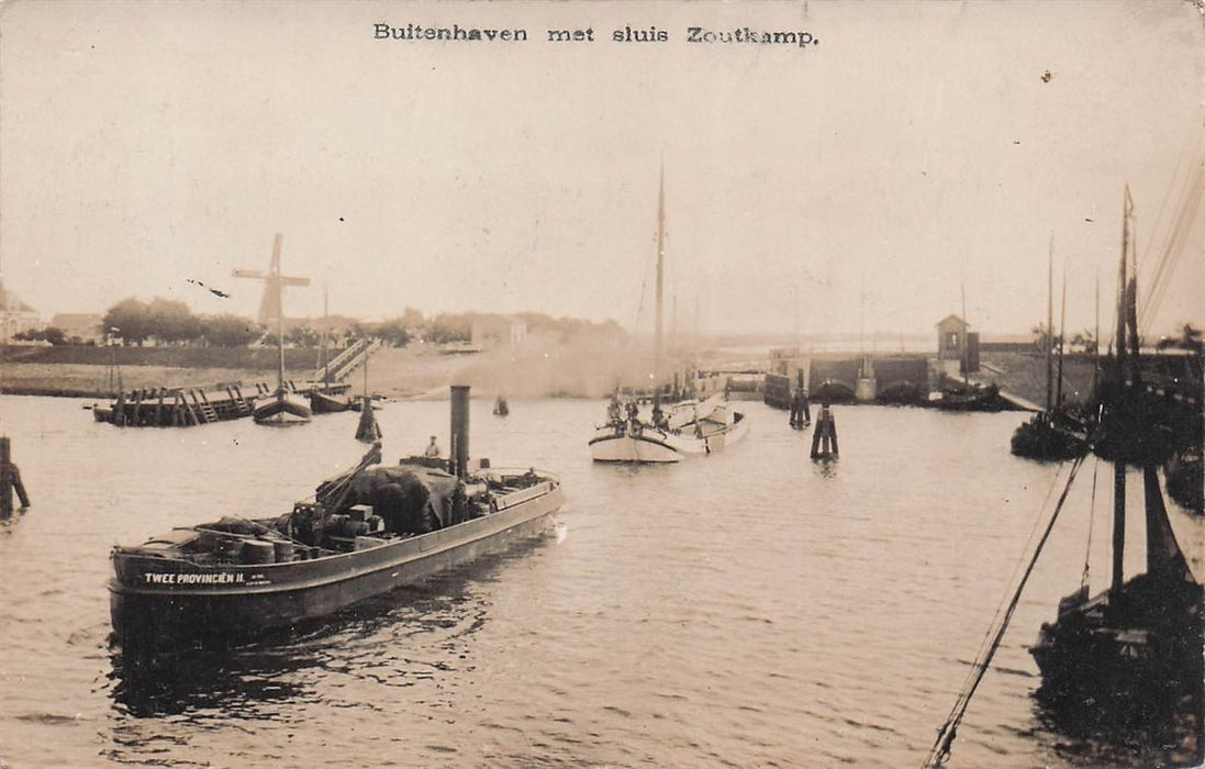 Buitenhaven Met Sluis Zoutkamp