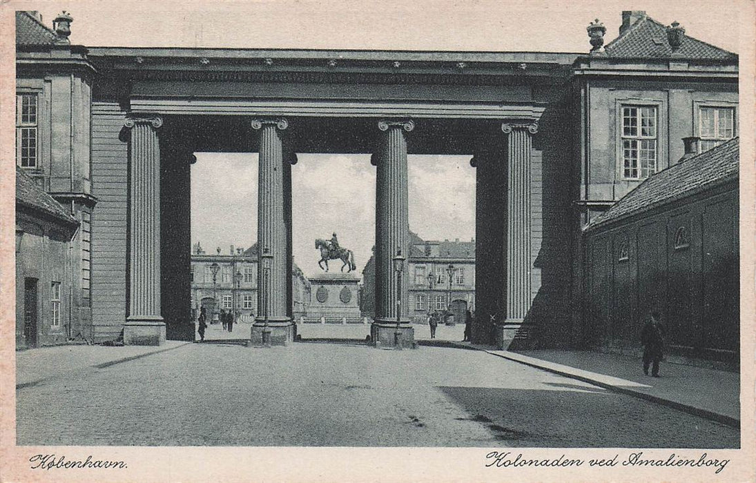 Kolonaden Ved Amalienborg Kobenhavn