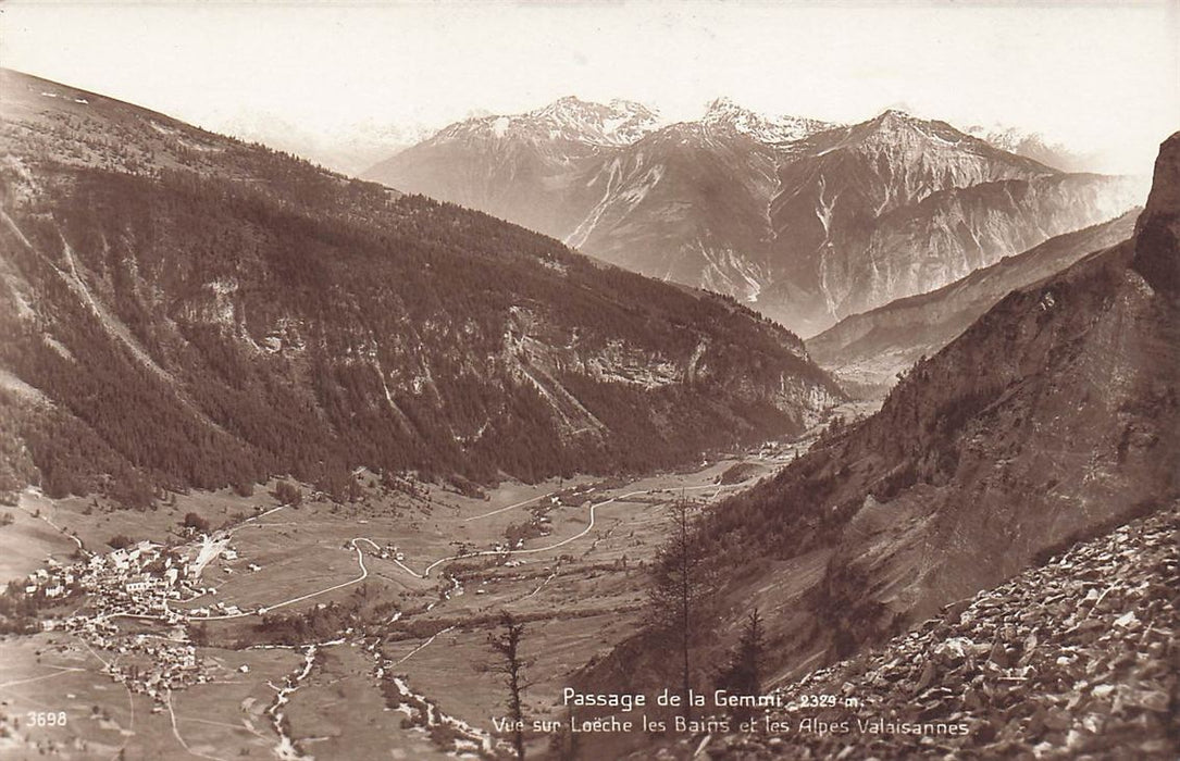 Passage De La Gemmi Vue Sur Loeche Les Bains Et Les Alpes Valaisannes