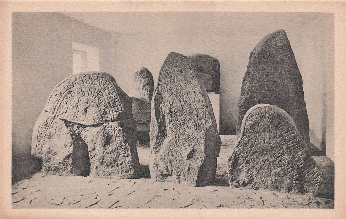 Lunds Universitets Historiska Museum Runstenshallen Med Hunnestadmonumentet