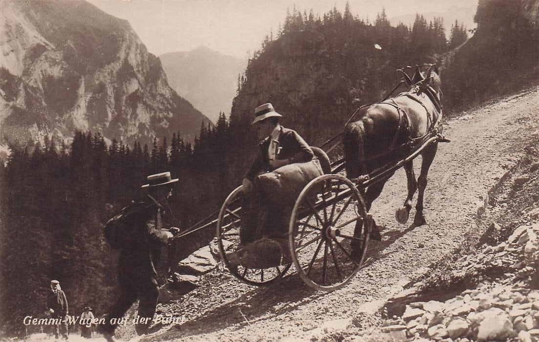 Gemmi-Wagen Auf Der Fahrt