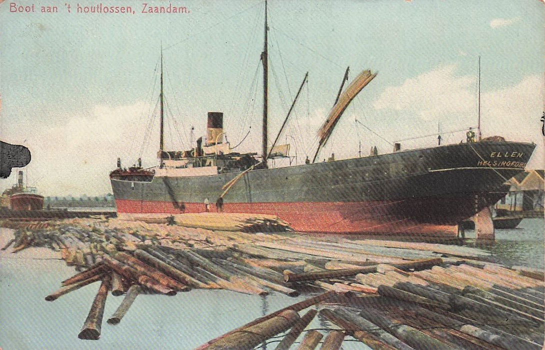 Boot Aan 'T Houtlossen Zaandam