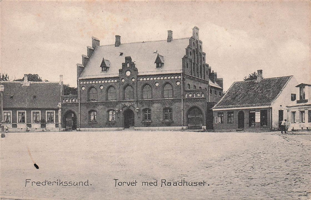Frederikssund. Torvet Med Raadhuset