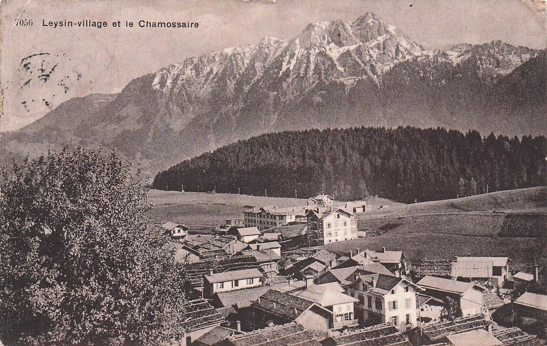 Leysin-Village Et Le Chamossaire
