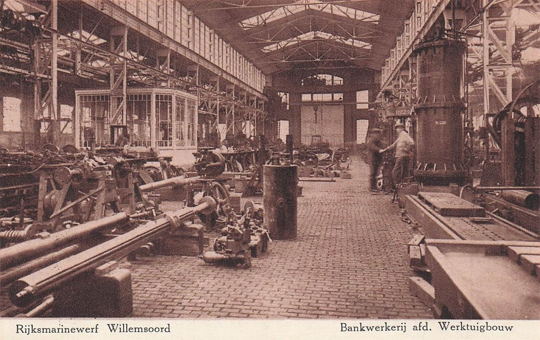 Den Helder Rijksmarinewerf Willemsoord Bankwerkerij Afd Werktuigbouw
