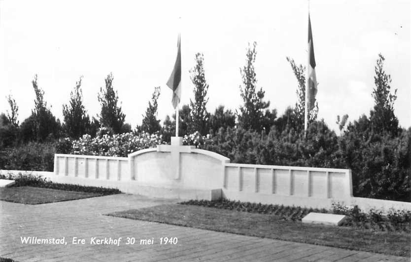 Willemstad Ere Kerkhof 30 mei 1940