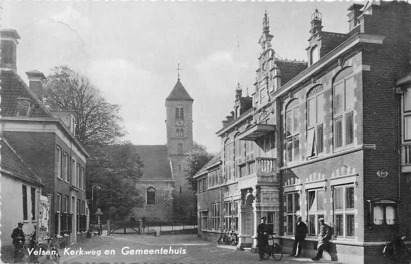 Velsen Kerkweg en Gemeentehuis