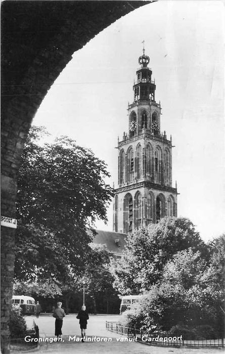 Groningen Martinitoren vanuit Gardepoort