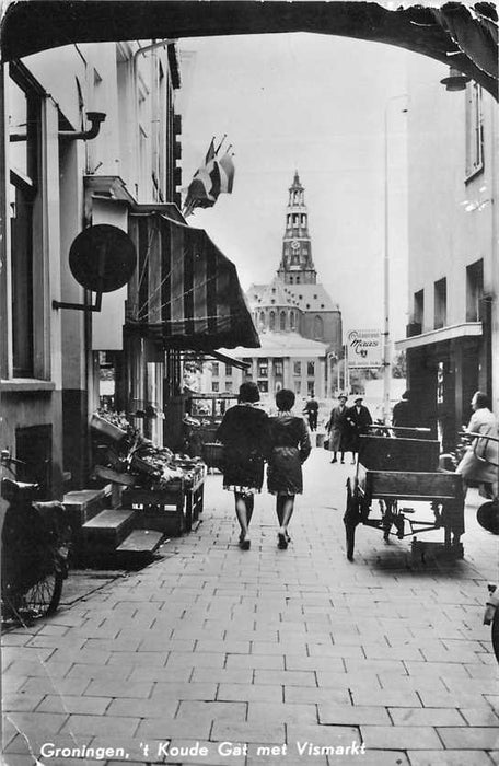 Groningen t Koude Gat met Vismarkt