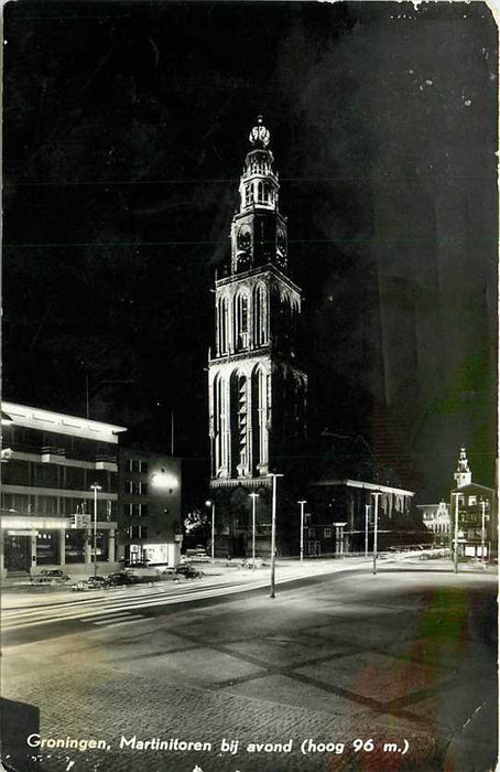 Groningen Martinitoren bij avond