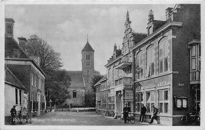 Velsen Kerkweg m. Gemeentehuis