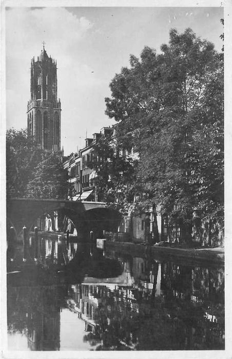 Utrecht Oude Gracht met Domtoren