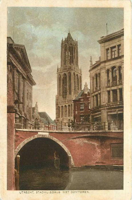 Utrecht Stadhuisbrug met Domtoren