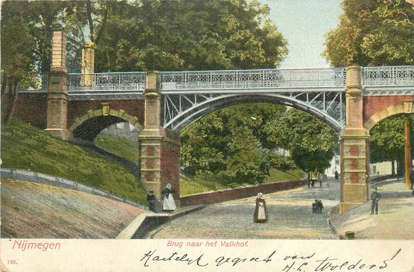 Nijmegen Brug naar het Valkhof