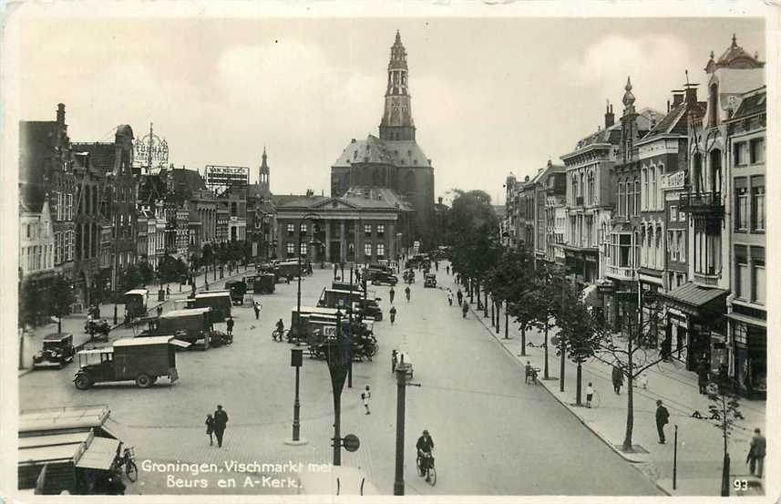 Groningen Vischmarkt met Beurs en Kerk