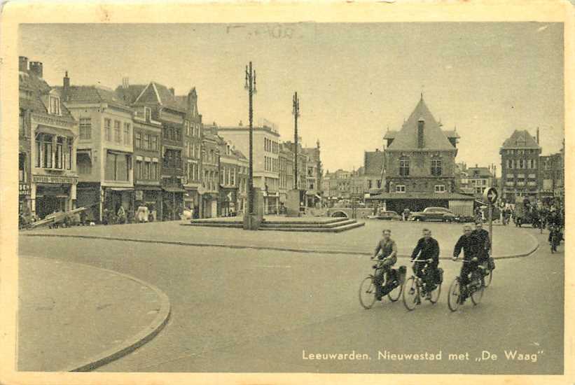 Leeuwarden Nieuwestad met De Waag