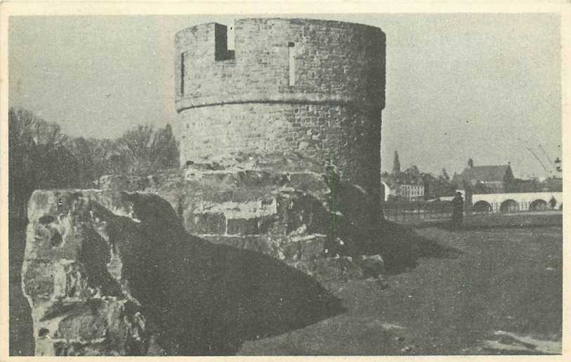 Maastricht Oude toren langs de Maas