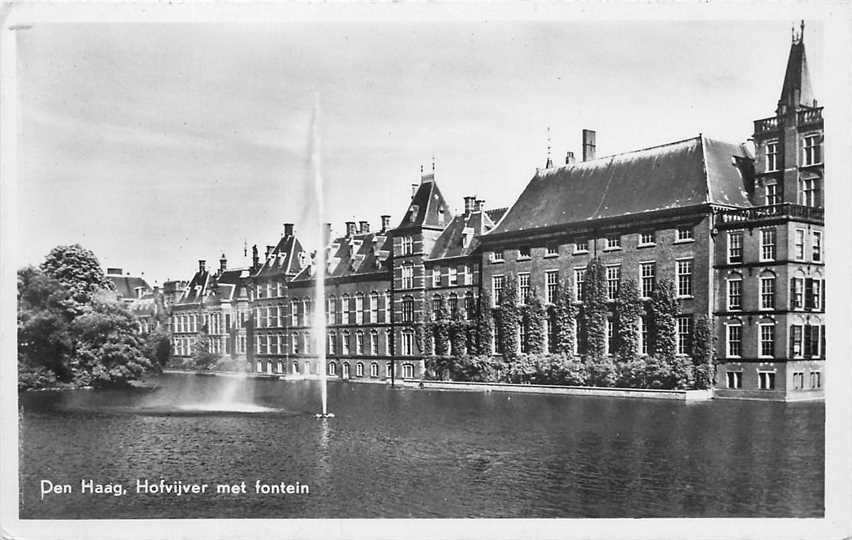 Den Haag Hofvjiver met Fontein